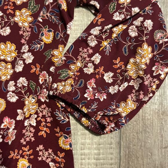 VINCE‎ CAMUTO Blouse- size M - Picture 2 of 6